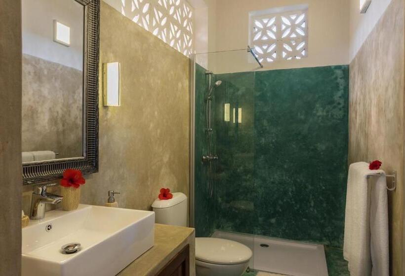 Номер Стандарт Вид на Сад, Zanzibar Magic Boutique