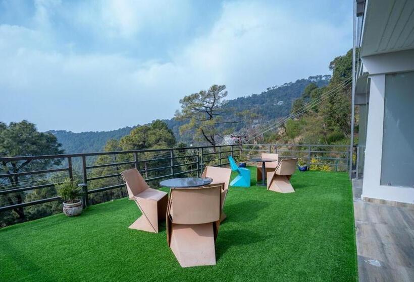 غرفة قياسية مزوَّدة بشُرفة, Indraprastha Spa Resort