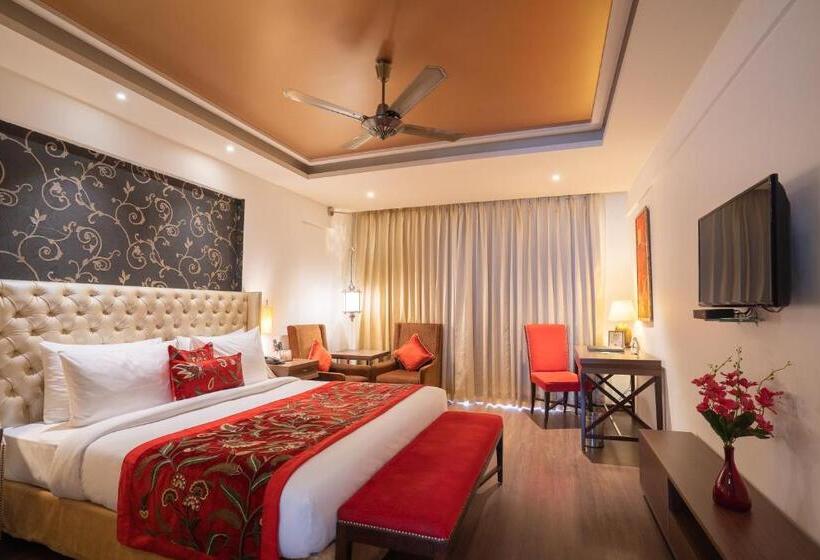 غرفة قياسية مزوَّدة بشُرفة, Indraprastha Spa Resort