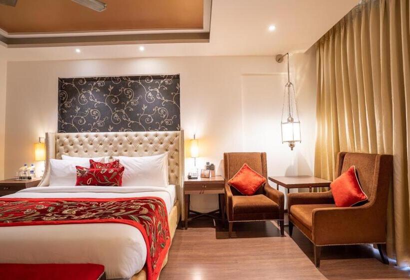 غرفة قياسية مزوَّدة بشُرفة, Indraprastha Spa Resort