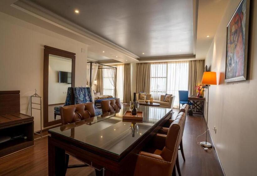 جناح ديلوكس سرير كينج, Indraprastha Spa Resort