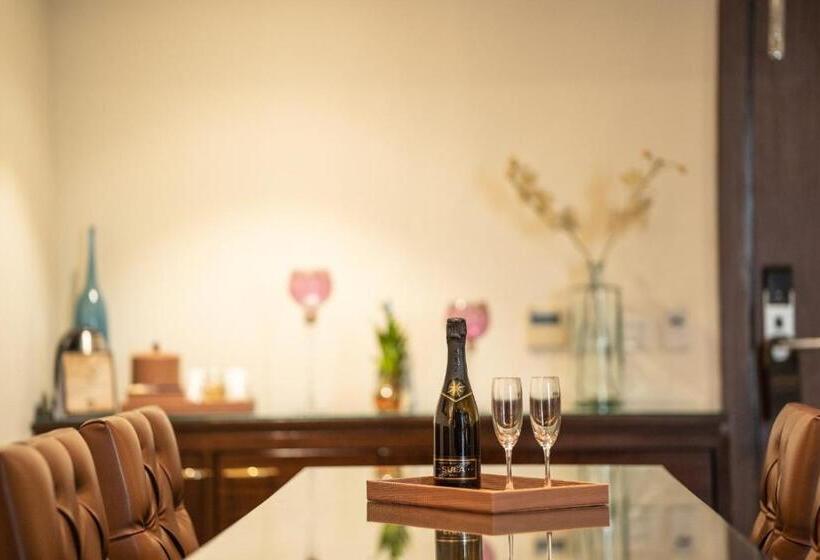 이그제큐티브 스위트, Indraprastha Spa Resort