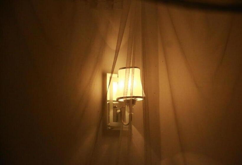 带阳台的豪华间, Different View