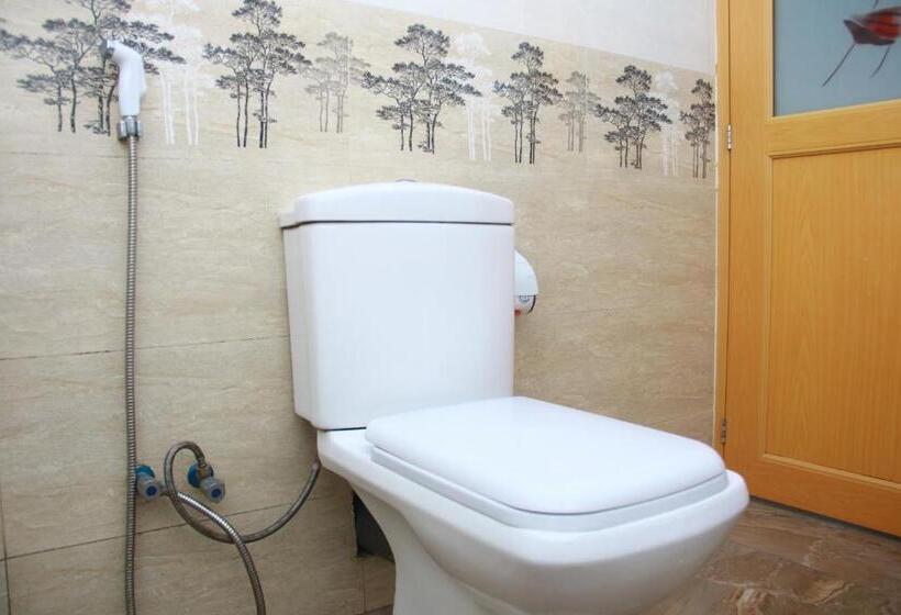 带大床的标准间, Different View