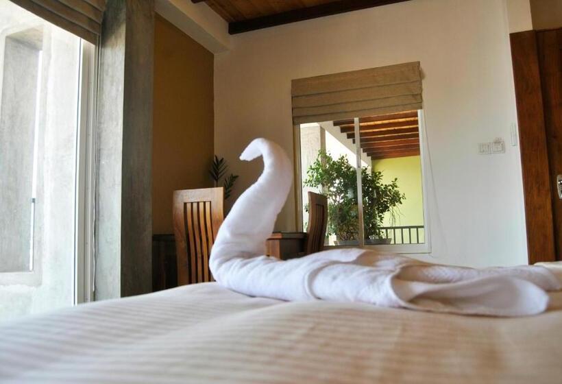 Standardzimmer Kingsize Bett, The Canoe