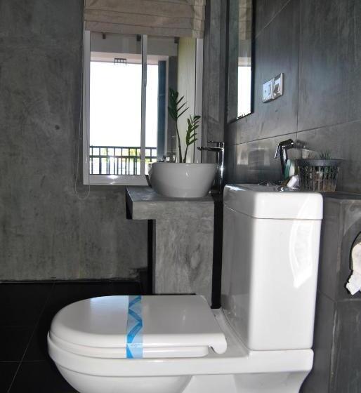 Economy Zimmer, The Canoe