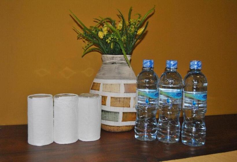 3-Bett-Standardzimmer, The Canoe