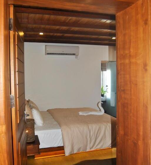 3-Bett-Standardzimmer, The Canoe