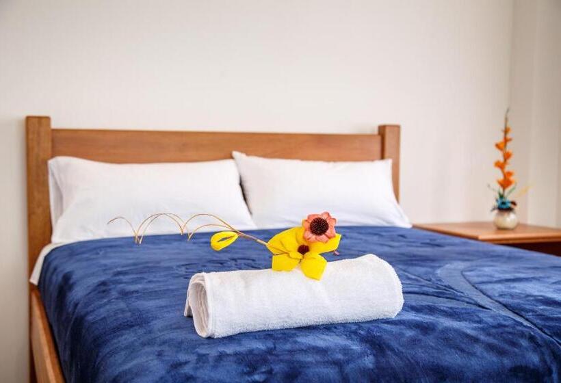 标准间, Community Hostel Alausi