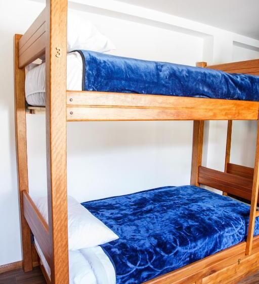 Кровать в Общей Комнате, Community Hostel Alausi