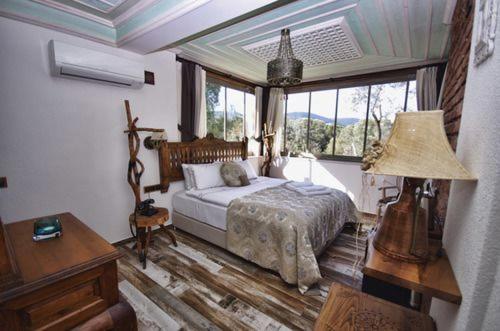 اتاق لوکس, Ayşe Hanım Konağı