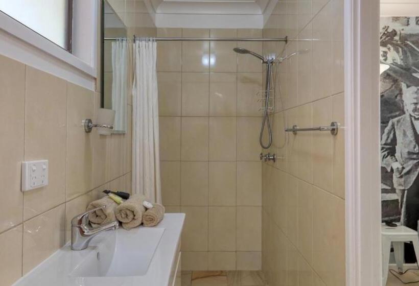 スタンダードルーム, Corones