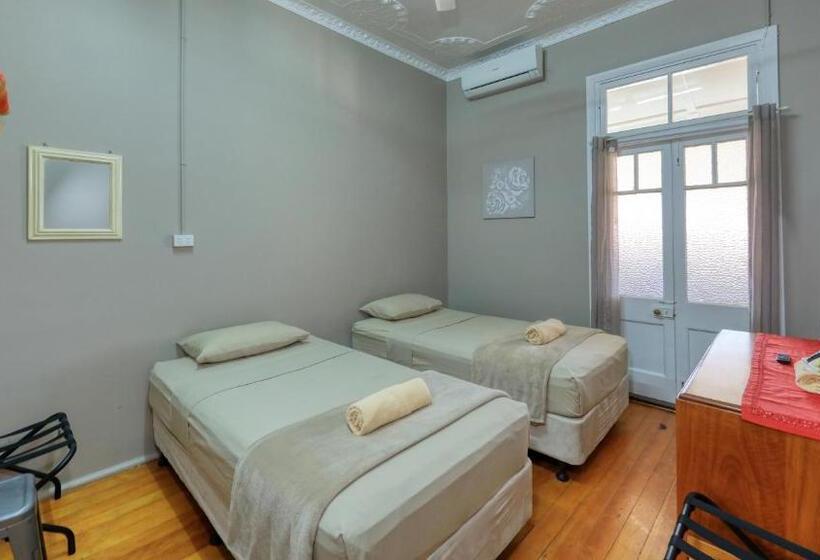 スタンダードルーム, Corones