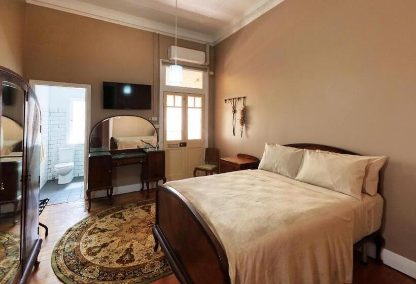 デラックスルーム, Corones