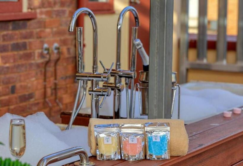 デラックスルーム, Corones