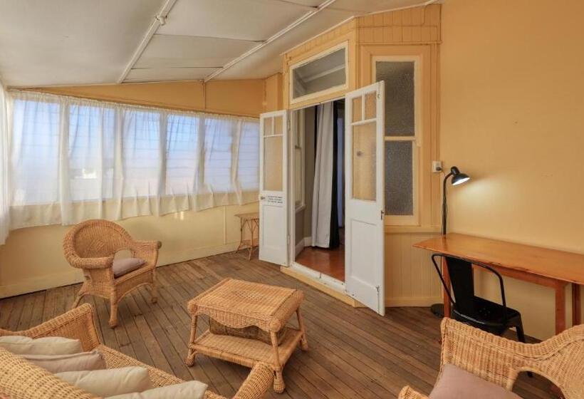 デラックスルーム, Corones