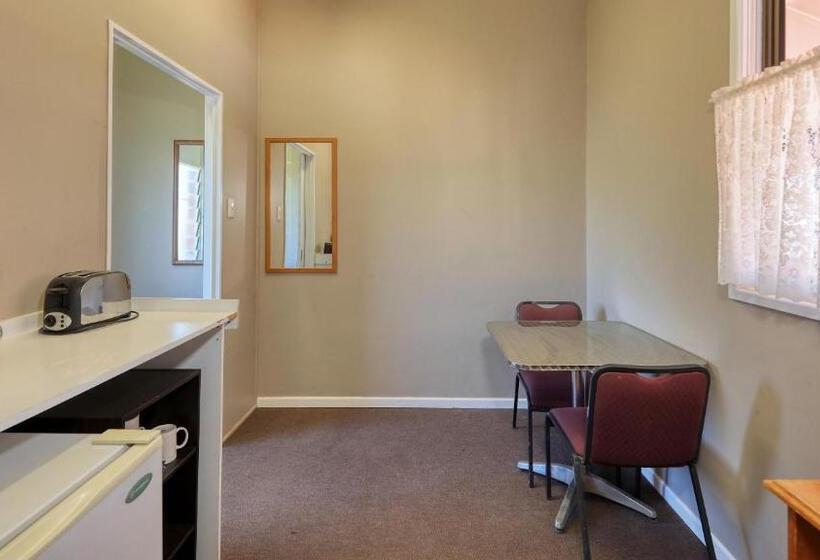 スタンダードトリプルルーム, Corones