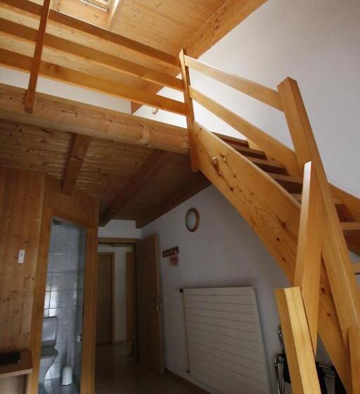 패밀리 룸, Hof Und Post