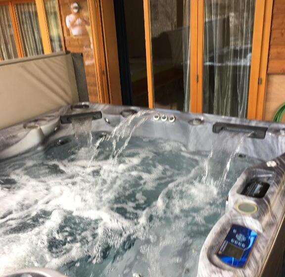 디럭스 스위트, Hof Und Post