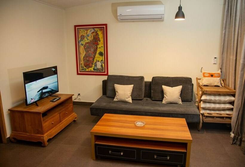 سوییت لوکس, La Villette