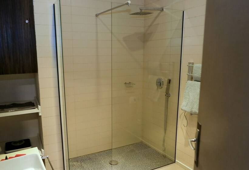 سوییت لوکس, La Villette