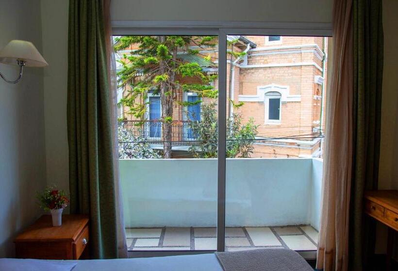 استودیو استاندارد با بالکن, La Villette