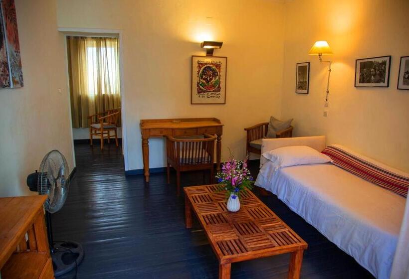 استودیو استاندارد با بالکن, La Villette