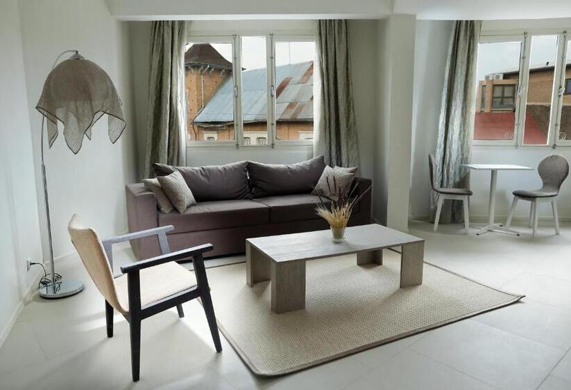 سوییت اجرایی, La Villette