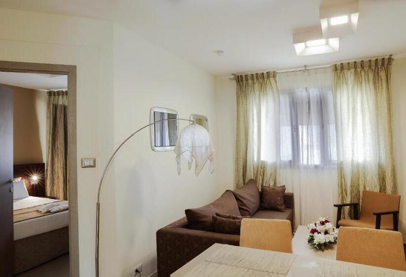 سوئیت سینیور, La Villette