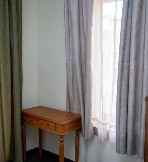 استودیو استاندارد با بالکن, La Villette