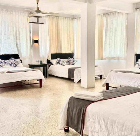 패밀리 룸, Las Brisas