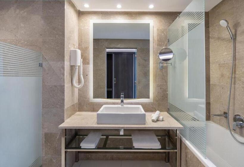 اتاق سوپریور با چشمانداز شهر, Radisson Hotel Sfax