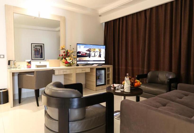 سوییت جونیور با چشمانداز شهر, Radisson Hotel Sfax