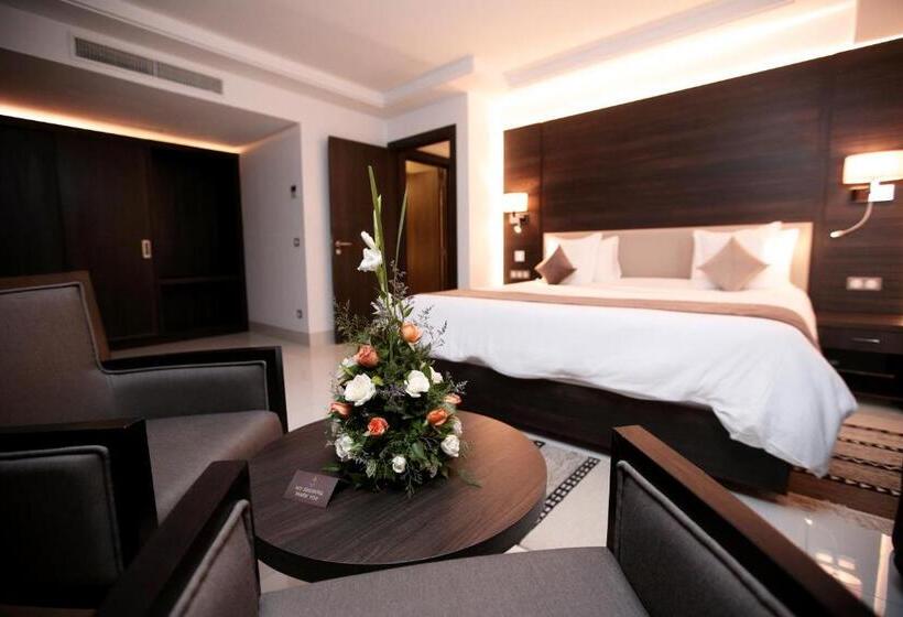 سوییت جونیور با چشمانداز شهر, Radisson Hotel Sfax