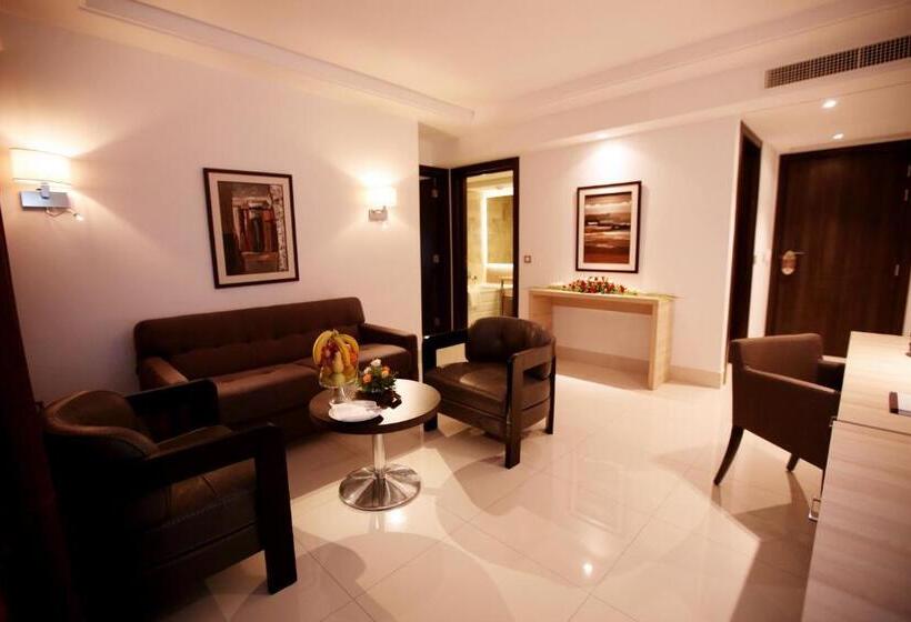 سوییت جونیور با چشم‌انداز شهر, Radisson Hotel Sfax