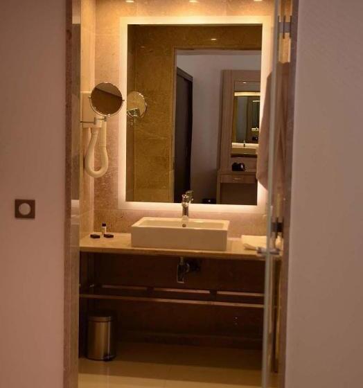 اتاق سوپریور با چشمانداز شهر, Radisson Hotel Sfax