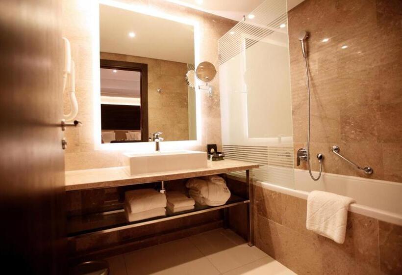 سوییت جونیور با چشمانداز شهر, Radisson Hotel Sfax