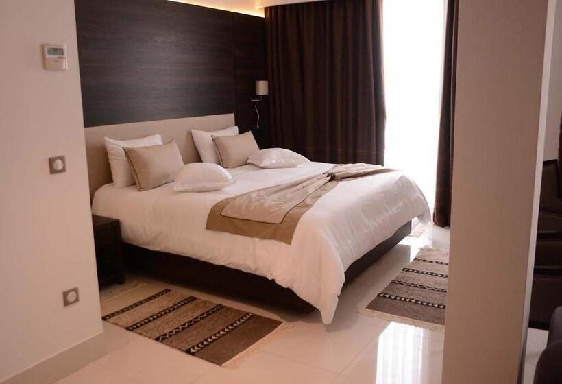 سوییت جونیور با چشمانداز شهر, Radisson Hotel Sfax