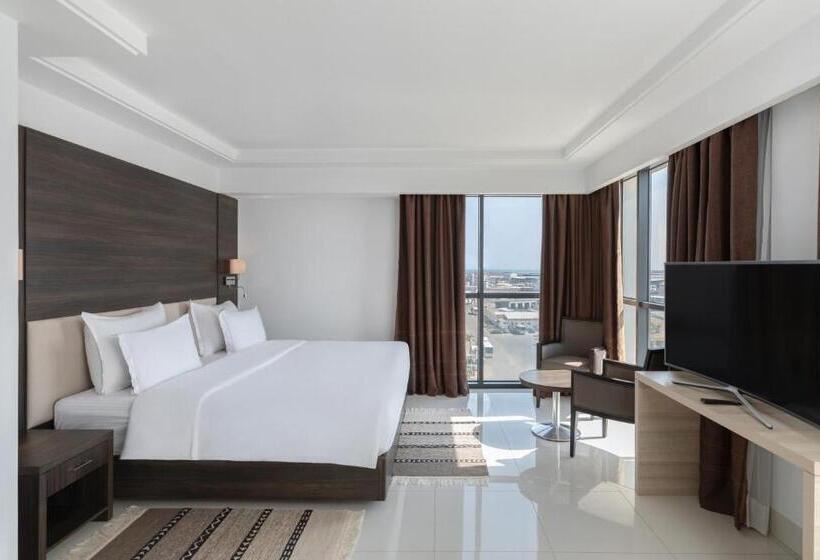 سوییت جونیور با چشم‌انداز شهر, Radisson Hotel Sfax
