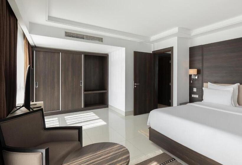 سوییت جونیور با چشمانداز شهر, Radisson Hotel Sfax