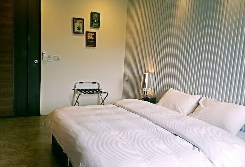 اتاق لوکس, Dou House