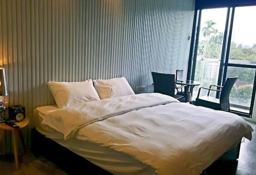 اتاق لوکس, Dou House