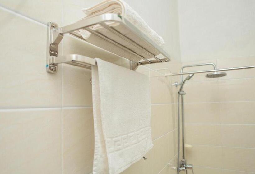 اتاق یک تخته با تراس, Kangaroo Bujumbura