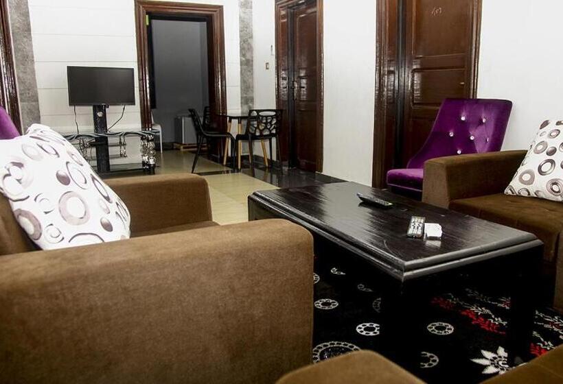 سوئیت مستر, Kangaroo Bujumbura