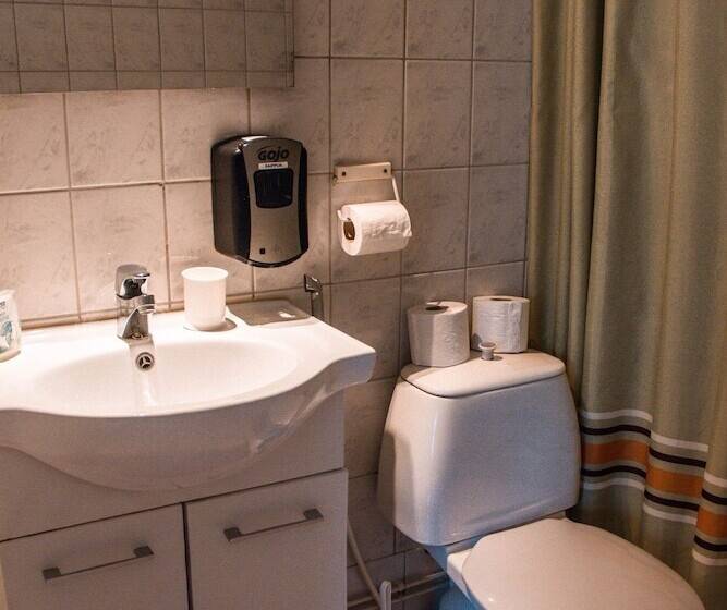 חדר אקונומי לשלושה, Motelli Rovaniemi