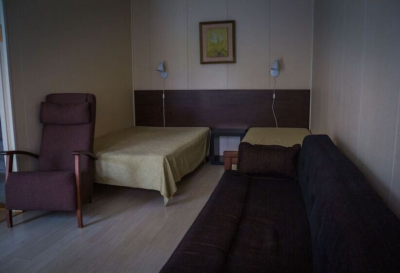 חדר אקונומי לשלושה, Motelli Rovaniemi