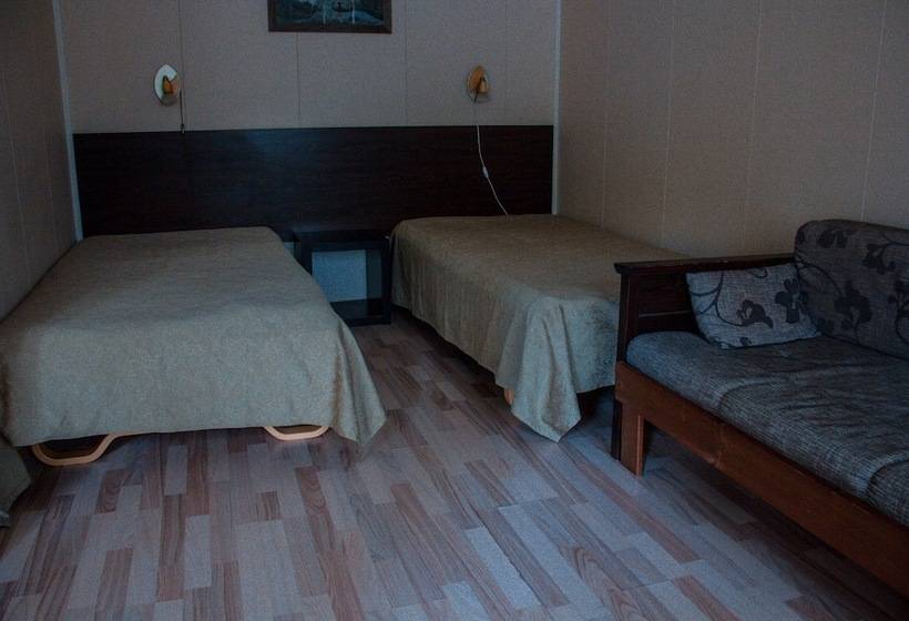 חדר אקונומי לשלושה, Motelli Rovaniemi