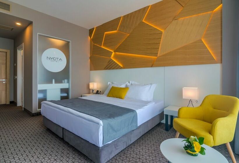 Номер Superior с Балконом, Nyota Hotel & Conference Center