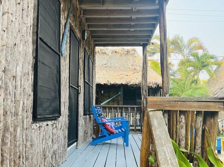 חדר משפחתי נוף לים, Del Rio