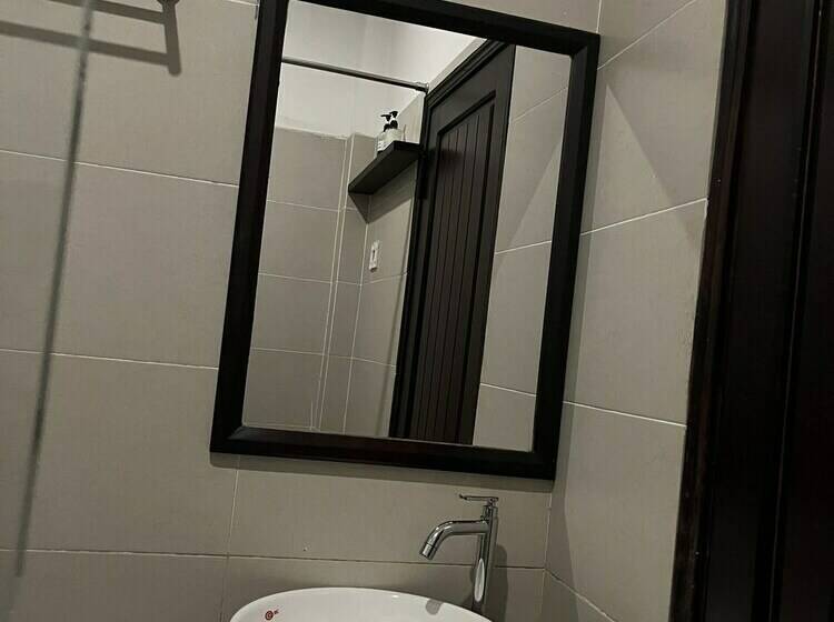 اتاق سوپریور, Kha Hostel